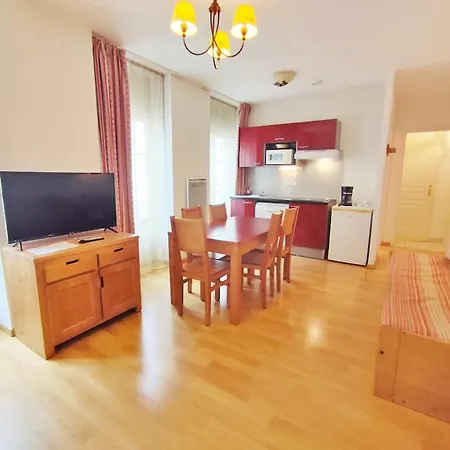 Apartment Ostal, T3, Centre Luchon, Wifi, Casier A Skis, Ascenseur, 6 Personnes